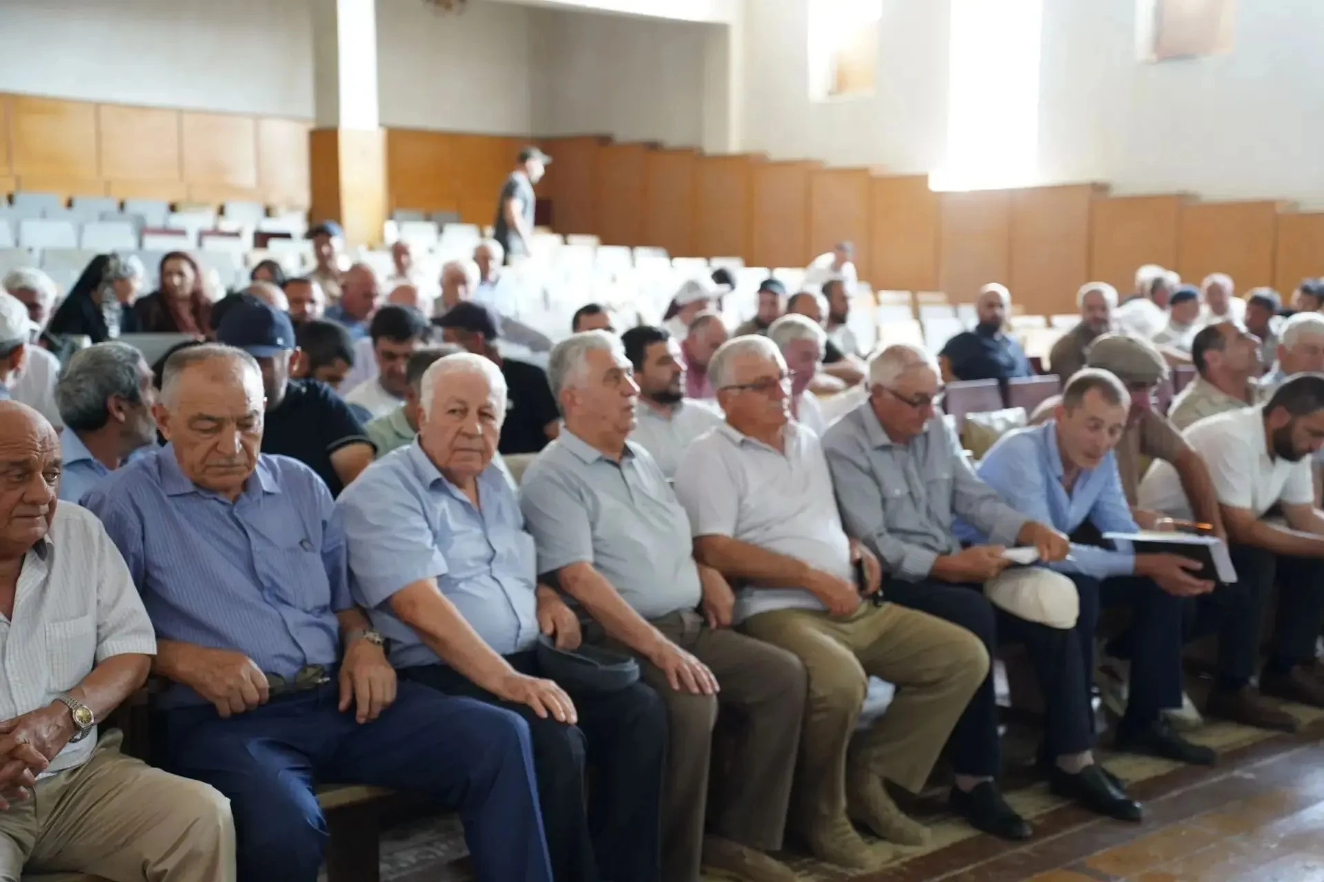 Власти Бабаюртовского района обсудили с жителями села Хамаматюрт проблемные вопросы