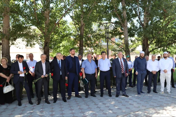 Памятный митинг ко Дню солидарности в борьбе с терроризмом состоялся в Буйнакске