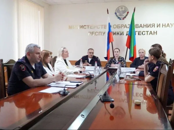 В Дагестане более 1700 родителей приняли участие в обсуждении мер защиты детей от современных угроз