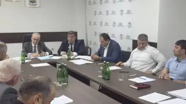 В Правительстве Дагестана обсудили вопросы оформления субаренды земель бывших ГУПов в сфере виноградарства