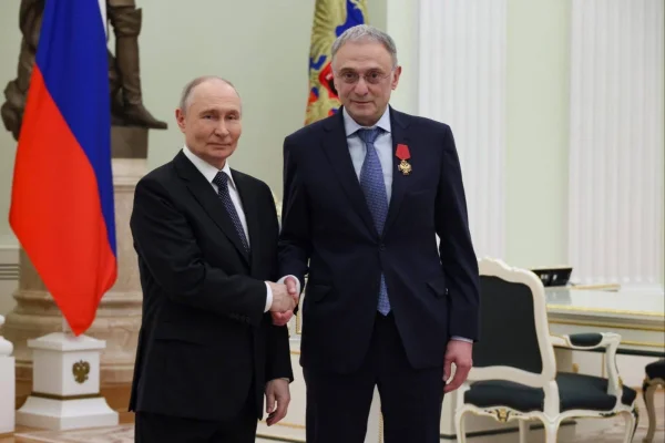 Владимир Путин наградил Сулеймана Керимова орденом «За заслуги перед Отечеством» IV степени