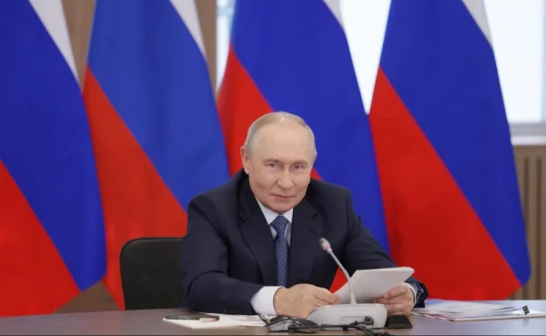 Владимир Путин присвоил государственные награды и почетные звания пятерым дагестанцам