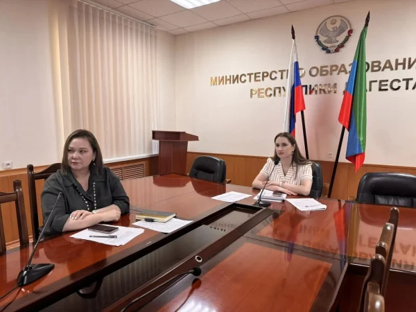 Новые правила приема в колледжи и вопросы трудоустройства выпускников обсудили в Минобрнауки Дагестана