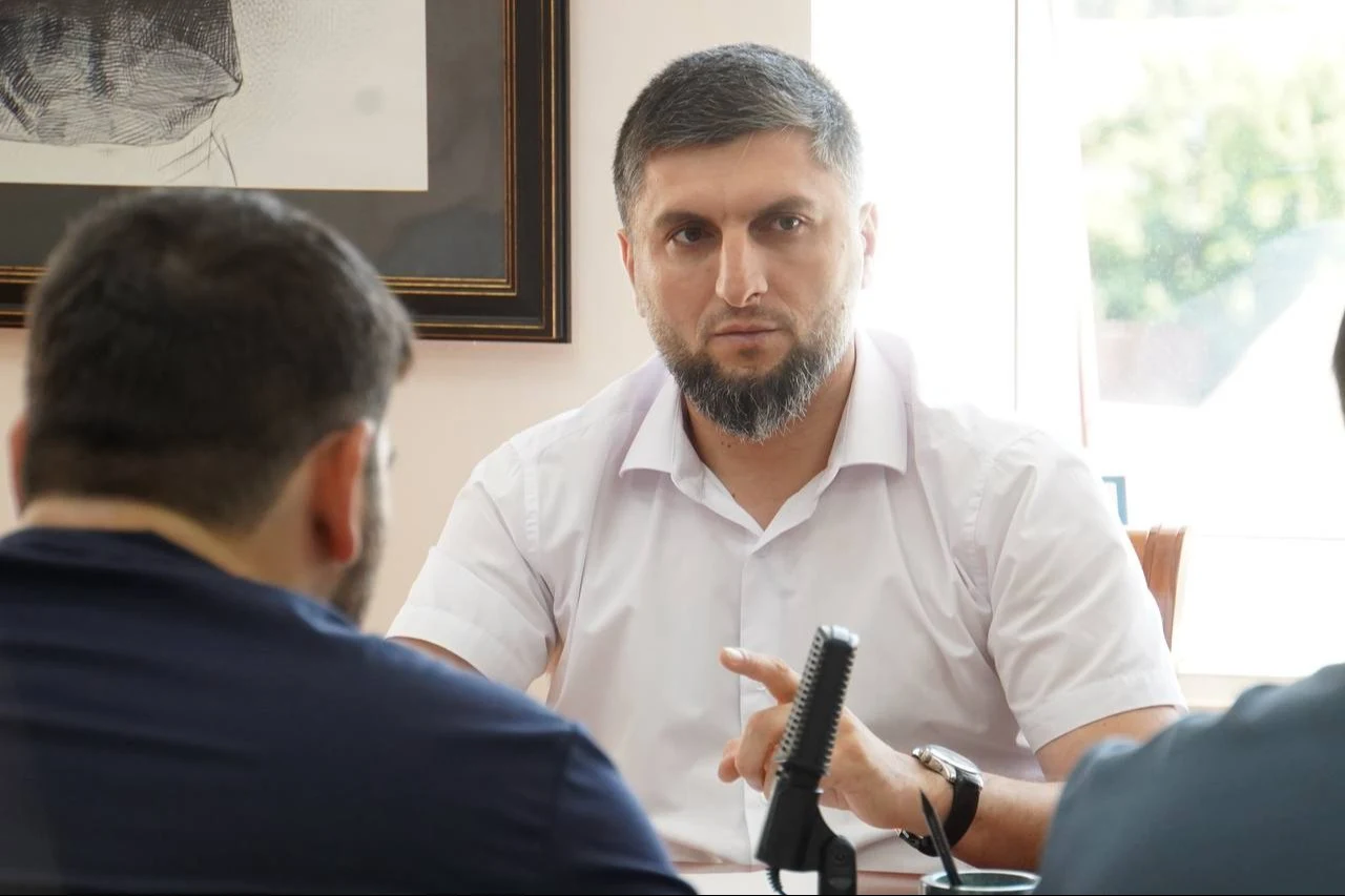 «Это стратегическое вложение в будущее» — Фарман Меликов прокомментировал запуск кадровой программы «Команда Дагестана»