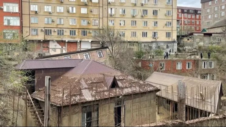 Магомед Рамазанов взял под личный контроль ситуацию с аварийными домами после протестов жителей