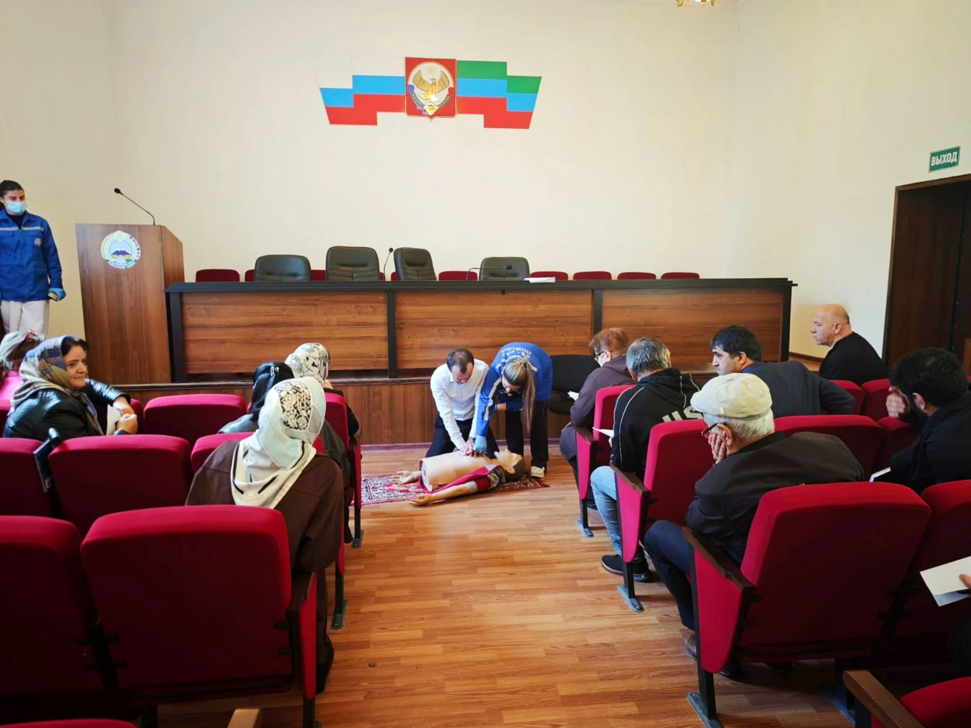 В администрации Кайтагского района прошел курс обучения по оказанию первой помощи