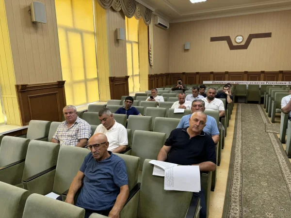 Депутаты на очередной сессии внесли поправки в бюджет Каякентскго района