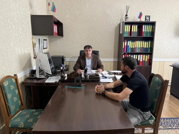 В администрации Левашинского района состоялась встреча с участником СВО Габилом Хизриевым