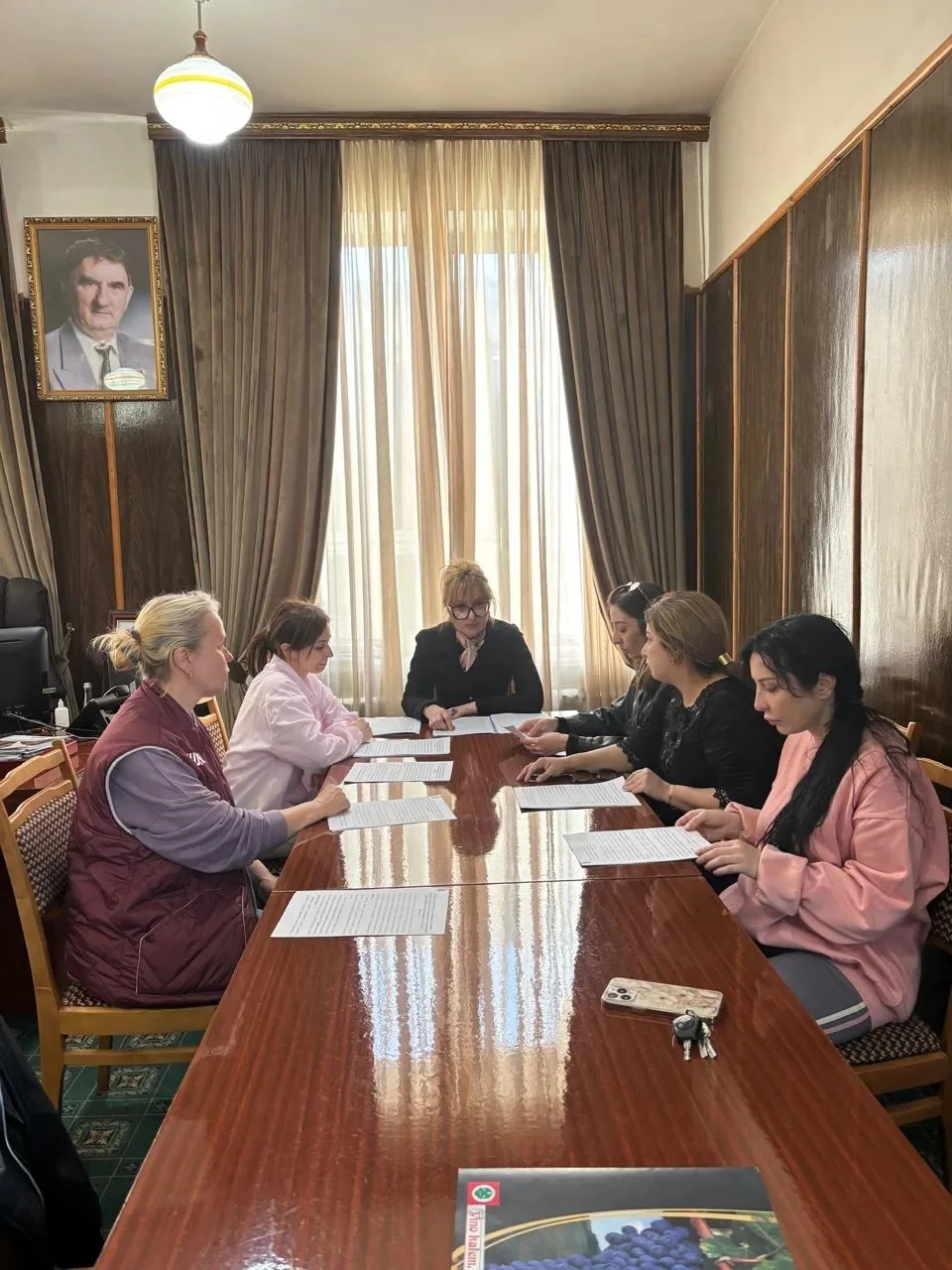 Асият Алиева разъяснила жителями поселка Мамедкала порядок организации выплат