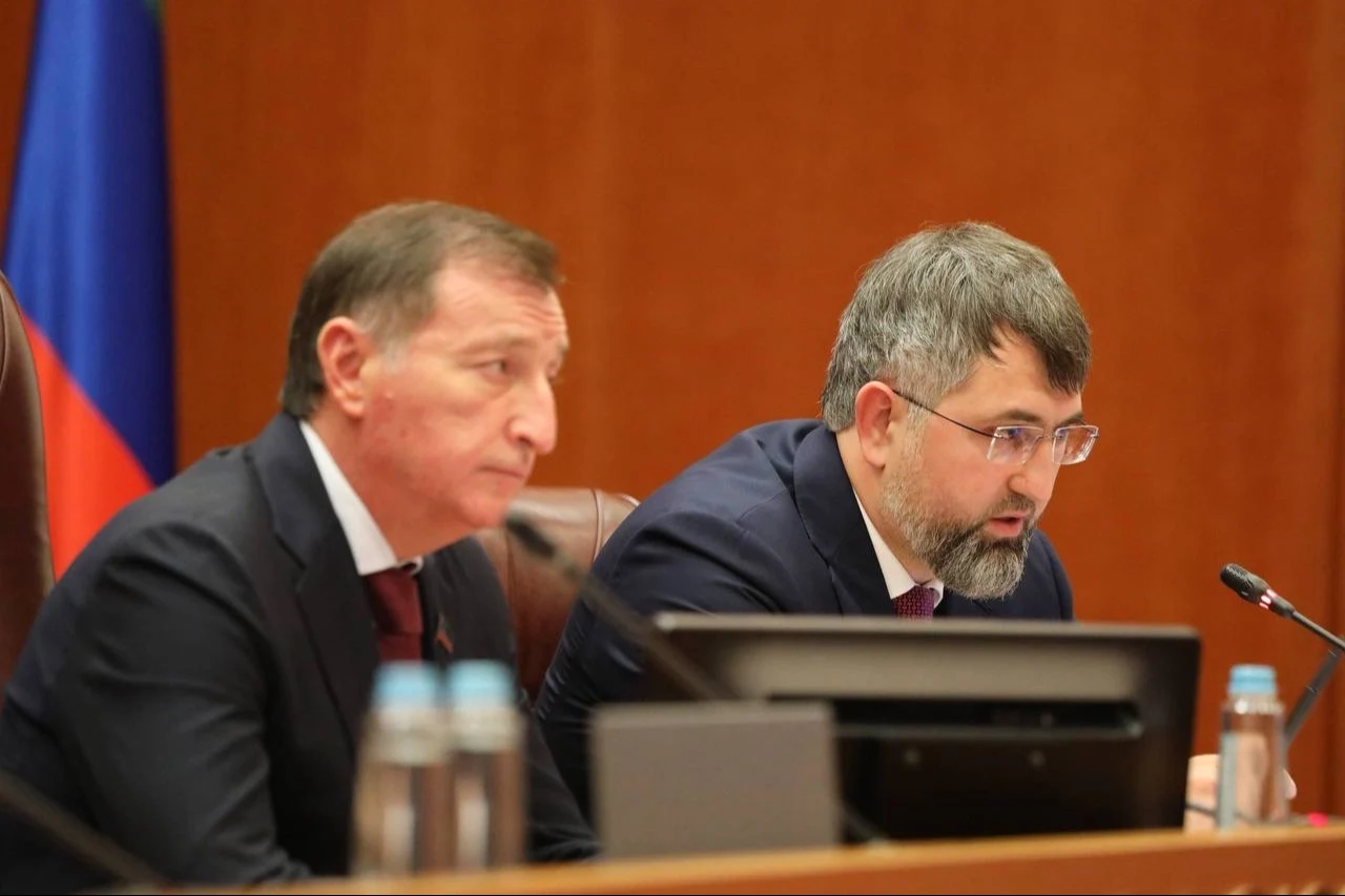 Магомед Рамазанов обсудил с фракцией «Единой России» в Народном Собрании приоритеты работы Правительства Дагестана