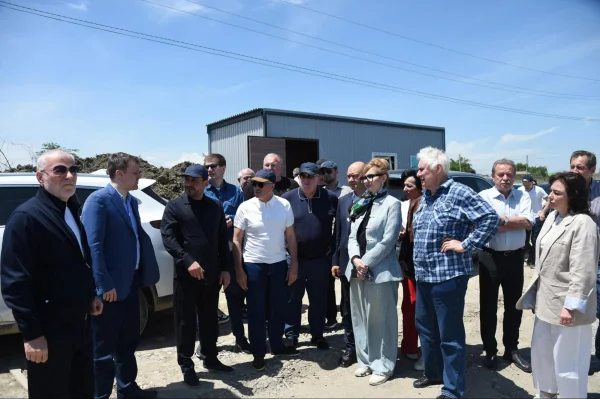 Депутаты Госдумы и Народного Собрания Дагестана осмотрели площадку под строительство домов для пострадавших от стихии в Мамедкале