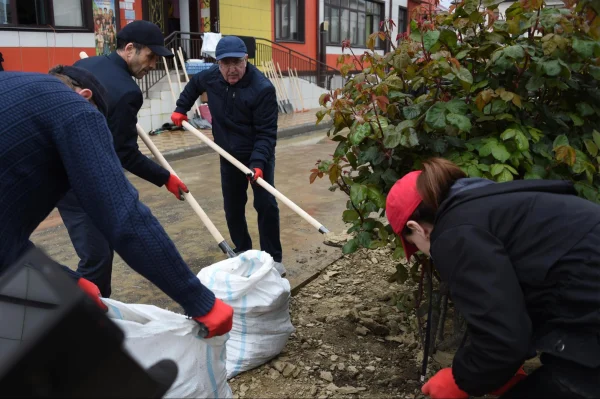 Депутаты Народного Собрания Дагестана приняли участие в общереспубликанском субботнике