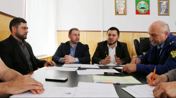 В Кайтагском районе обсудили соблюдение требований безопасности на АЗС