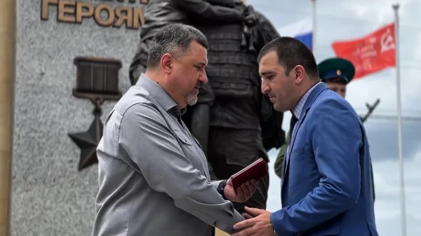 Федор Щукин передал госнаграды родным погибших участников СВО