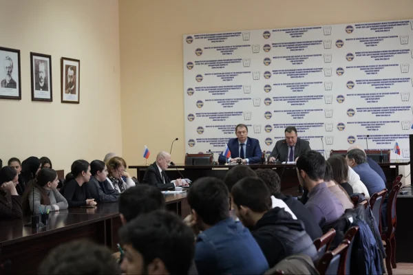 Российский правозащитник Александр Брод провел в ДГУ открытую лекцию по вопросам гражданского контроля на предстоящих выборах