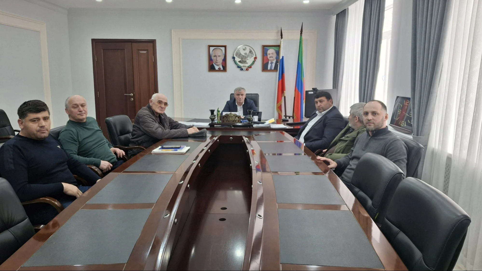 Готовность электросетевого хозяйства к ухудшению погодных условий обсудили в Тляратинском районе