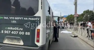 В Махачкале 58-летняя женщина погибла при попытке перейти дорогу в неположенном месте