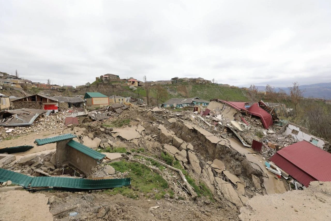Около 90 домов повреждены оползнем в селе Уркарах Дахадаевского района