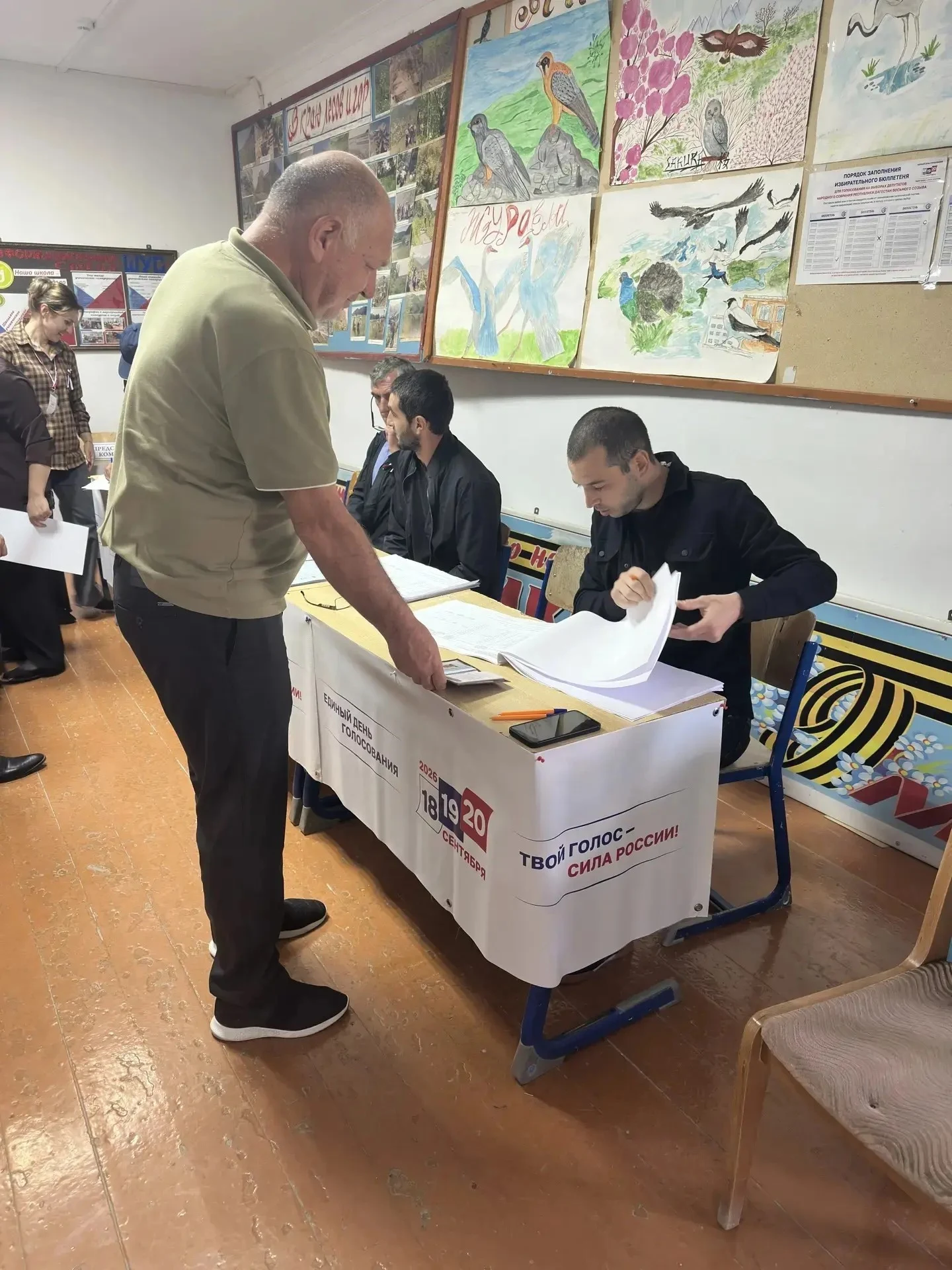 Глава Курахского района проголосовал в первый день проведения выборов