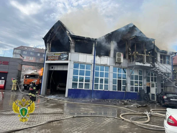 Прокуратура расследует причины пожара на АЗС в Каспийске