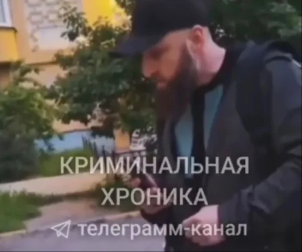 Жителя Махачкалы забрали в полицию после конфликта с подростками