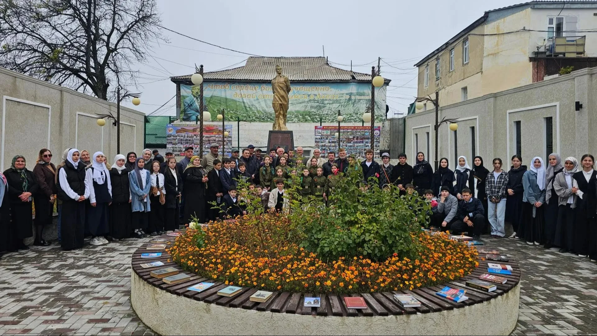 В Ахвахском районе отметили 102-ую годовщину со дня рождения Героя Советского Союза Магомедзагида Абдулманапова