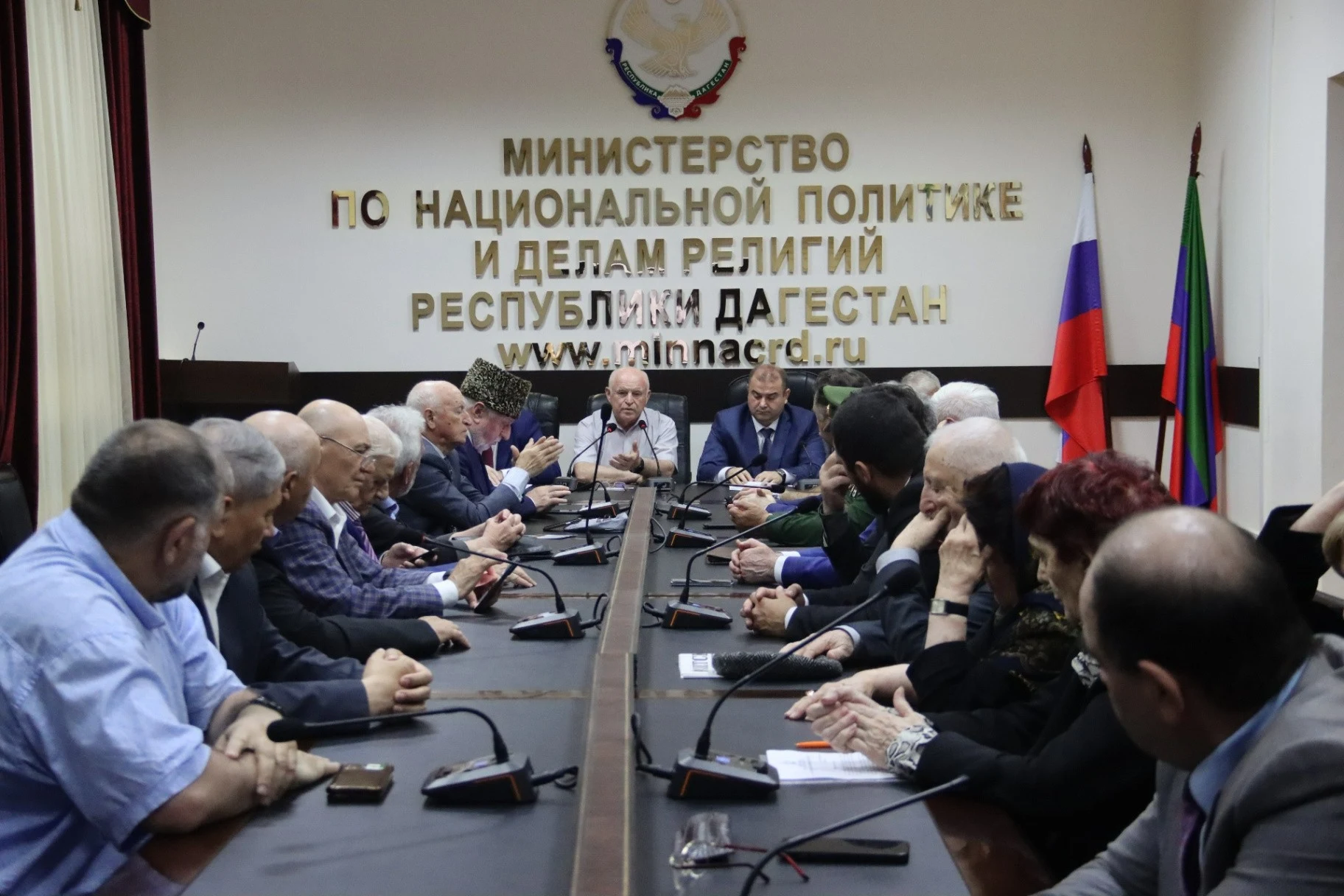 Миннац Дагестана провел круглый стол памяти первого министра Магомедсалиха Гусаева