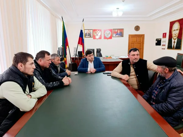 Представители Федерации бокса Дагестана поддержали семью погибшей при оползне в селе Кирки Кайтагского района