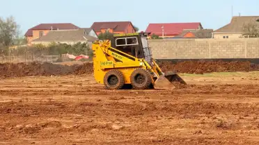 В селе Зеленоморск возводят современную мини-футбольную площадку