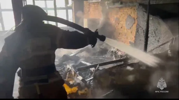 В Махачкале произошел пожар в малярном цехе на территории радиозавода