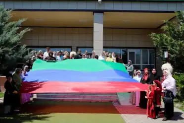 Более 7 тыс. человек участвовали в республиканском флешмобе ко Дню Конституции Дагестана
