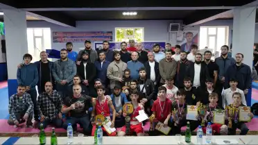 Борцовский турнир памяти Гаджи Махачева провели в Казбековском районе