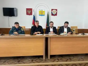 Вопросы безопасности и легальной работы автозаправочных станций обсудили в Тарумовском районе
