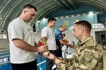 Команда махачкалинского соединения Росгвардии стала призером окружного чемпионата по плаванию