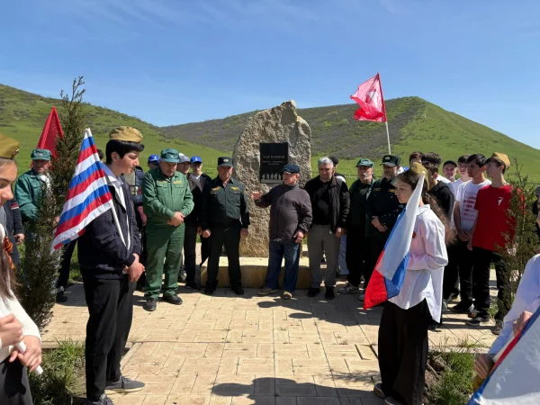 «Сад памяти» в Кайтагском районе пополнился новыми саженцами ко Дню Победы