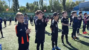 Две тысячи человек в Махачкале приняли участие в зарядке ко дню рождения Путина