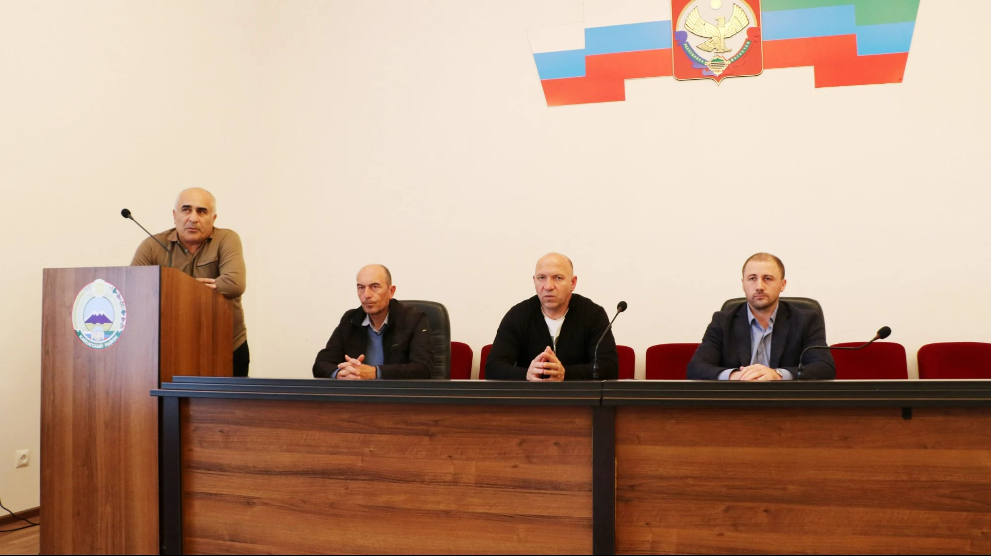 Поддержку участников СВО и использование сельхозземель по назначению обсудили в Кайтагском районе