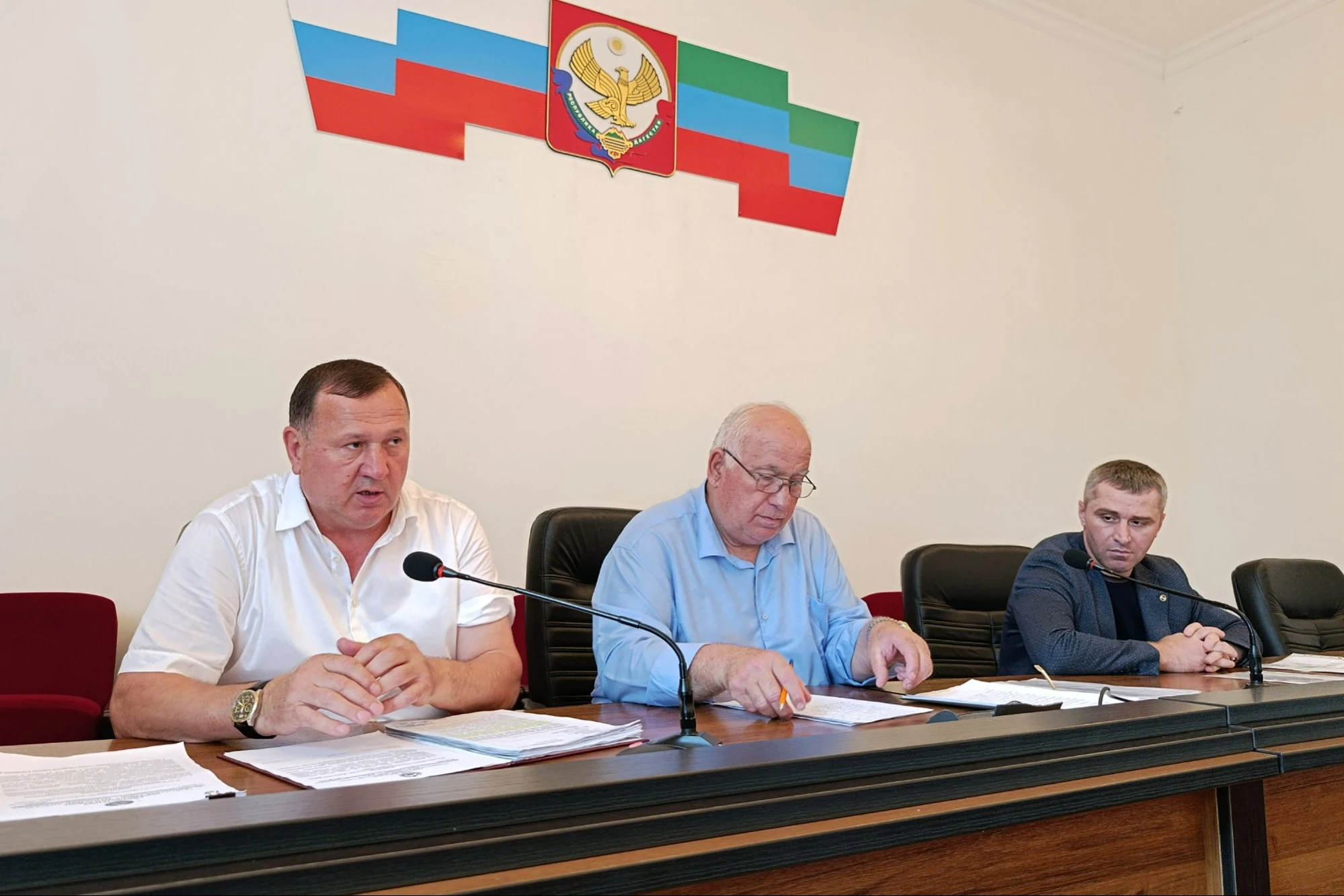 Итоги внеочередного заседания Собрания депутатов подвели в Кайтагском районе