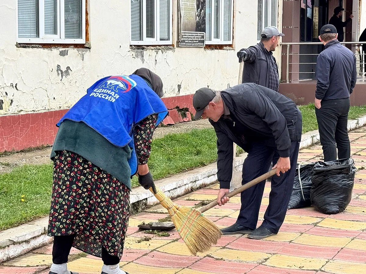 В Цунтинском районе прошел общерайонный весенний субботник