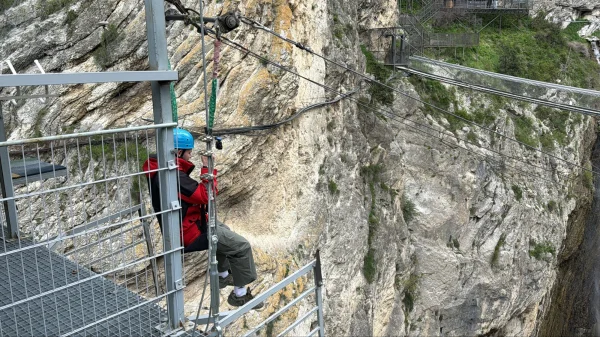 Студентам-спасателям со всей России организовали экскурсию на экотуркомплекс «Главрыба»
