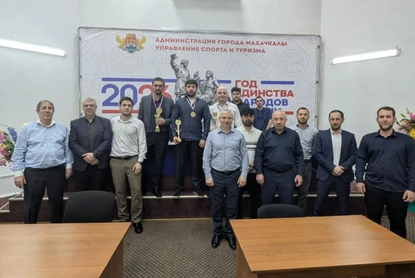 Представители органов власти Дагестана разыграли награды шахматного турнира