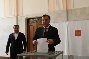 Председатель Народного Собрания РД Заур Аскендеров проголосовал на парламентских выборах