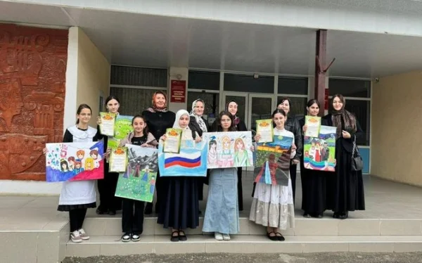 В Новолакском районе определены победители патриотического конкурса рисунков