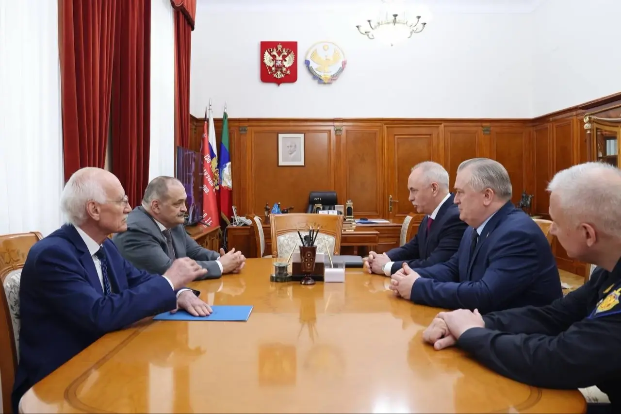 Сергею Меликову представили нового начальника Погрануправления ФСБ России по Дагестану
