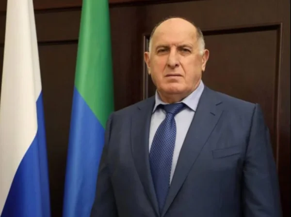 Абдулмуслим Абдулмуслимов поздравил работников противопожарной службы с профессиональным праздником