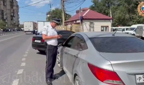 Более 800 водителей Дагестана оштрафованы за пользование телефоном за рулем
