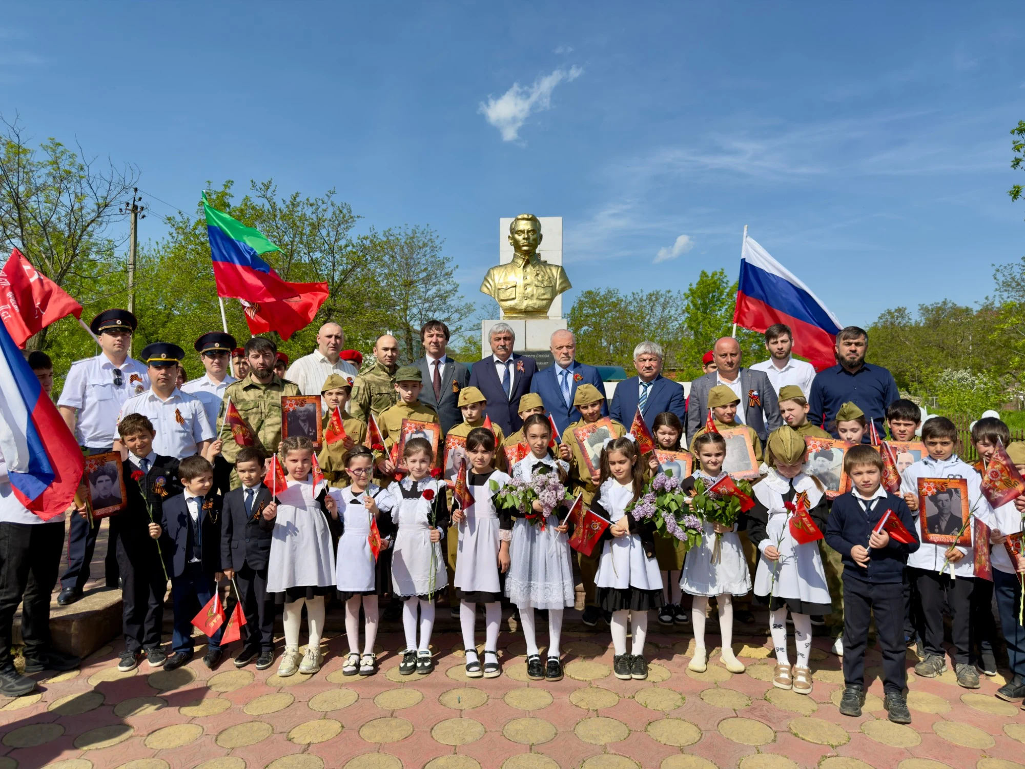 В Новолакском районе почтили память Героя Советского Союза Ханпаши Нурадилова