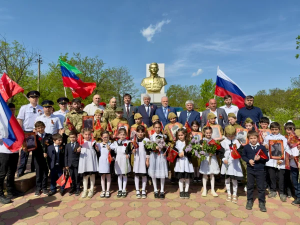 В Новолакском районе почтили память Героя Советского Союза Ханпаши Нурадилова