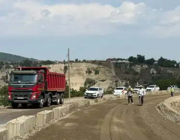 В Казбековском районе в рамках нацпроекта обновляют 9 километров автодороги «Хасавюрт-Тлох»