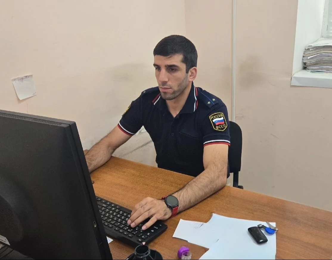 Запрет на выезд за границу заставил жительницу Дагестана вернуть 620 тысяч рублей ошибочного перевода